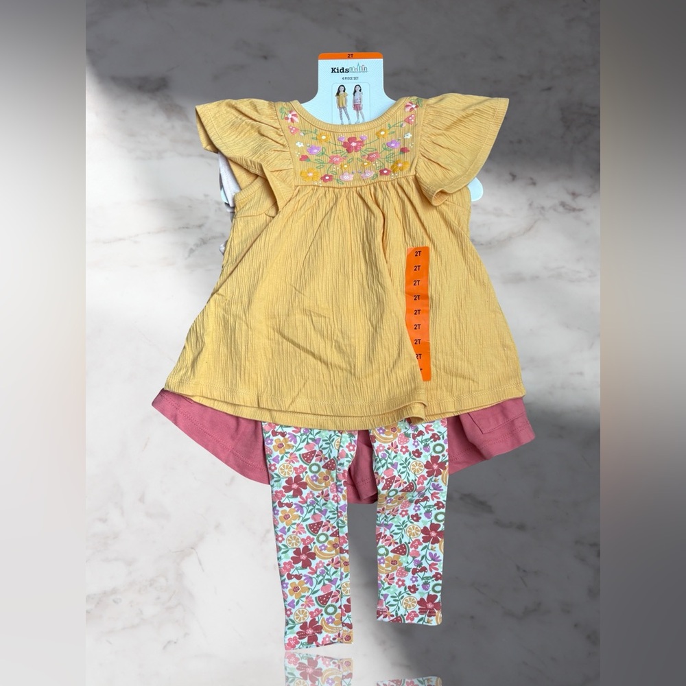 Kids Headquarters Girls' 4-piece Set Size 2T
Color Pink, cream & floral